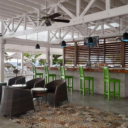 Grand Decameron Cornwall Beach, A Trademark All-Inclusive Resort Бухта Монтего Экстерьер фото