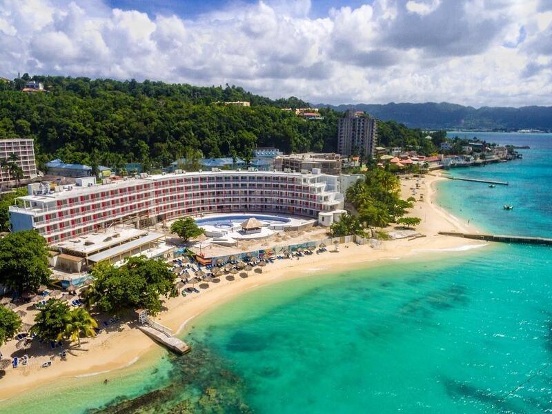 Grand Decameron Cornwall Beach, A Trademark All-Inclusive Resort Бухта Монтего Экстерьер фото