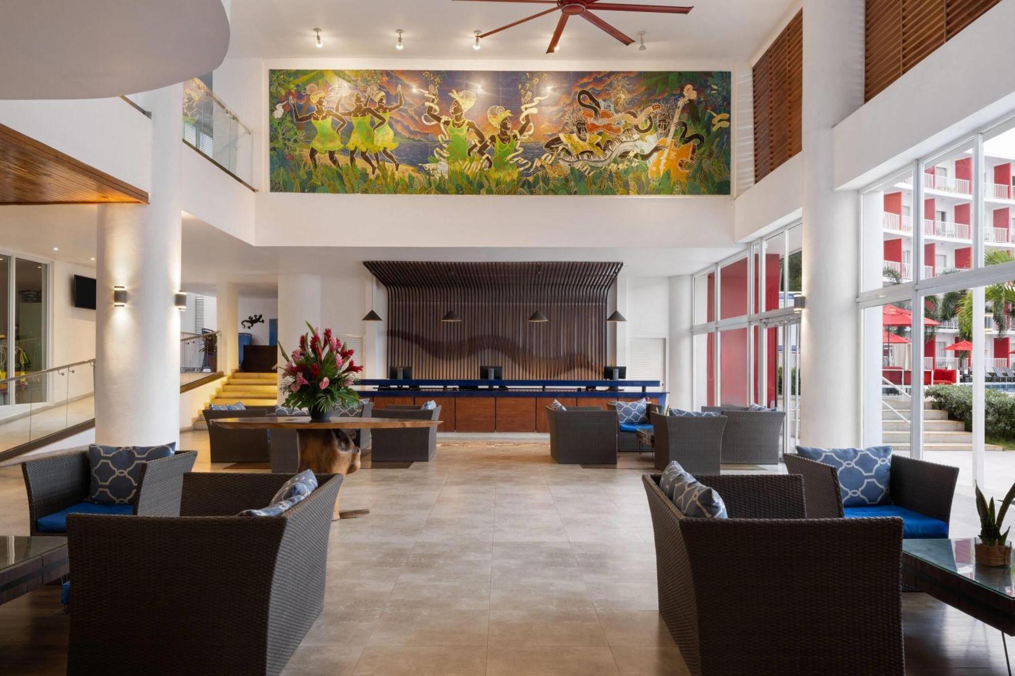 Grand Decameron Cornwall Beach, A Trademark All-Inclusive Resort Бухта Монтего Экстерьер фото